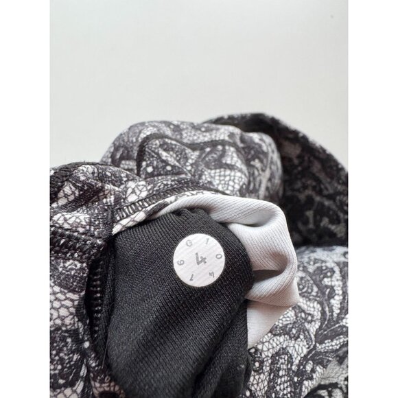 Lot of 2 LULULEMON Size 4 Wunder Under Leggings - Lace & Floral Print - Picture 9 of 16